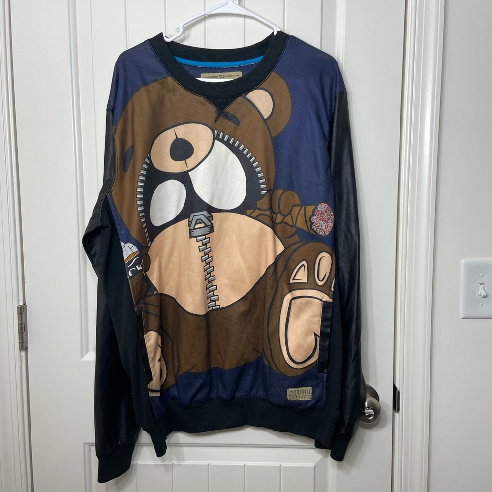 Entree LS Authentic men’s black faux leather‎ sleeves picture decorated crewneck